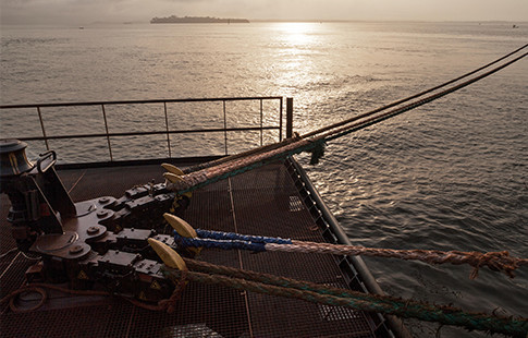 Quick-release mooring hooks